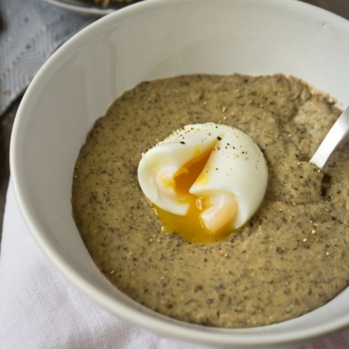 Soupe de lentilles et oeuf mollet