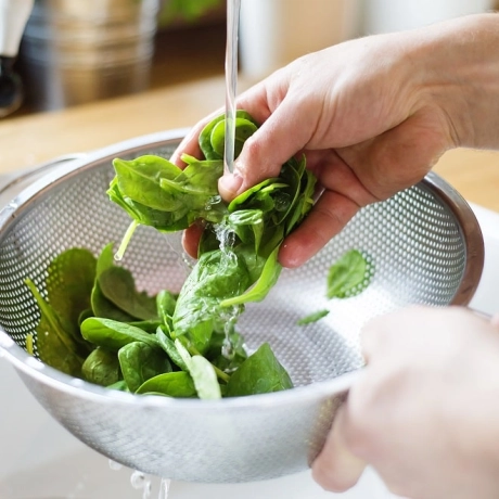 Nos 6 astuces magiques pour des salades fraîches et croquantes !