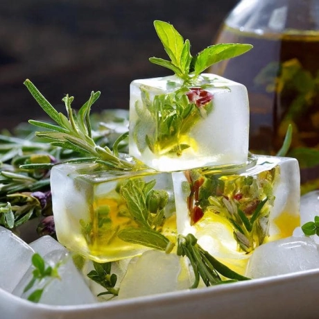 3 astuces pour conserver vos herbes aromatiques plus longtemps !