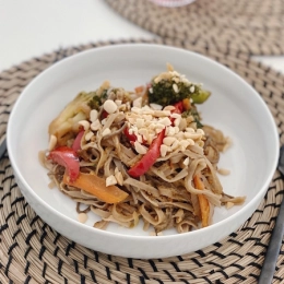 Nouilles soba et sauce au beurre de cacahuète