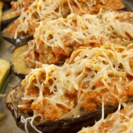 Aubergines farcies gratinées au four (version végétale ou carnée)