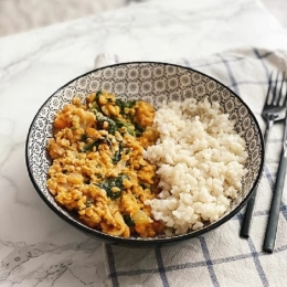 Dhal de lentilles corail et épinards