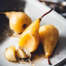 Poires pochées à la vanille