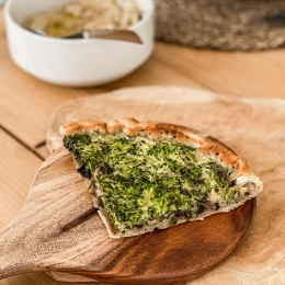 Tarte au brocoli, champignons et tofu fumé