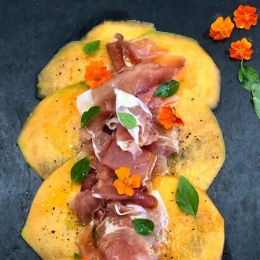 Carpaccio de melon au jambon cru