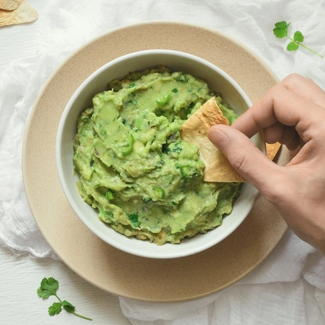 Anti-gaspi : brocamole - guacamole de pied de brocoli