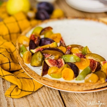 Tarte pannacotta aux prunes, figues et poires