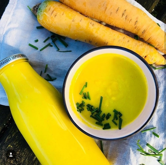 Velouté de carottes et lait de coco