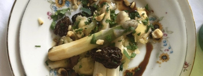 Asperges aux morilles et noisettes