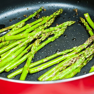 Asperges à la poêle